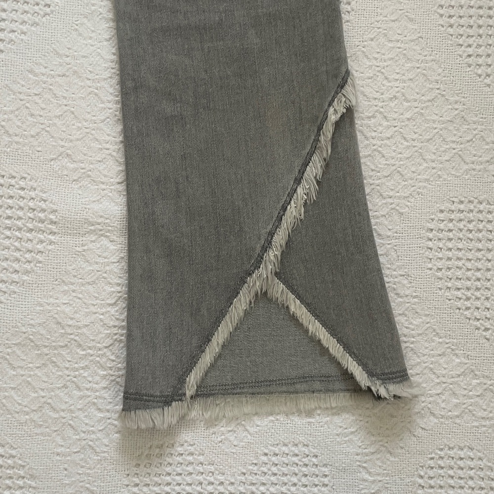 Citizens of Humanity Drew Fray High Rise Flare Crop Ankle Size 26 Ash Gray - Picture 9 of 13